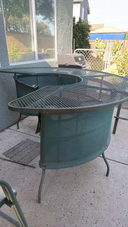 Vintage Metal Bar with 4 chairs