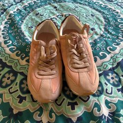 Women’s sneakers