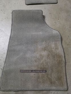 Toyota Highlander oem carpets