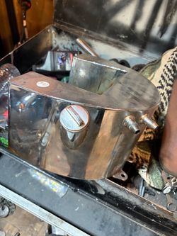 Panhead oil tank