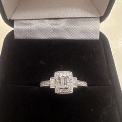 10k White Gold Natural Diamond Ring 