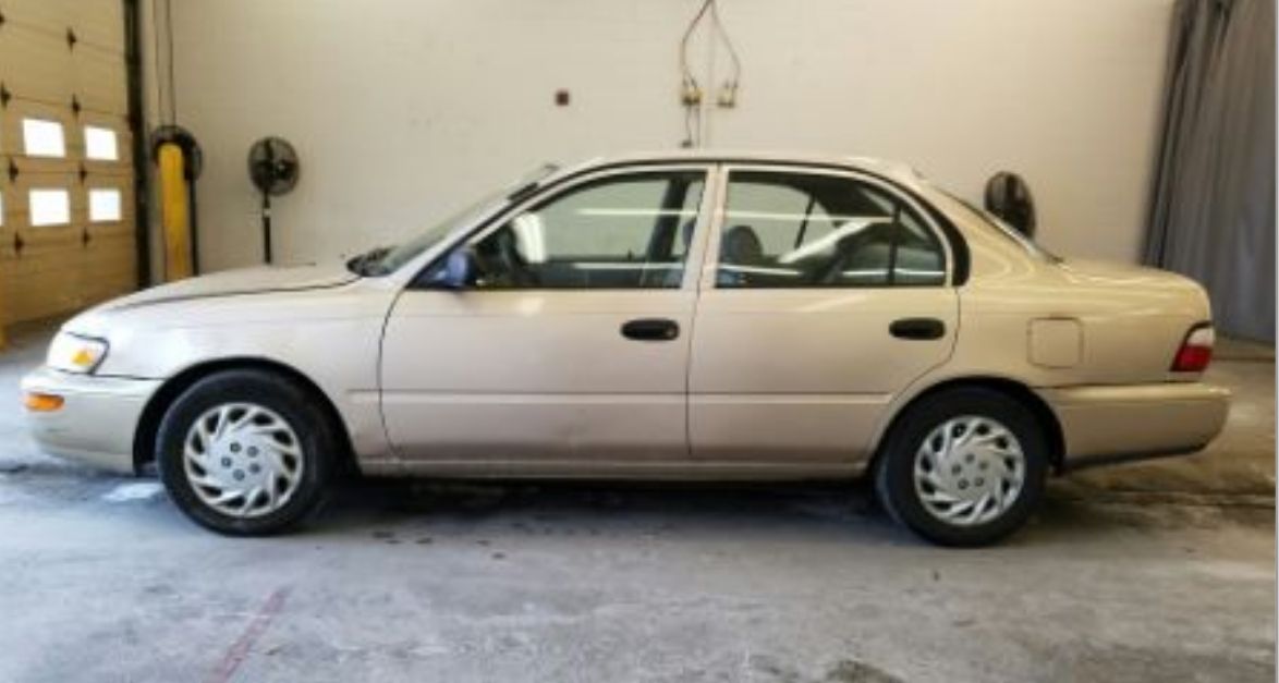 1997 Toyota Corolla **GAS SAVER **MOVING MUST SELL TODAY