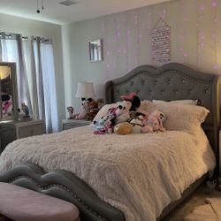 Grey Queen Bedroom Set 