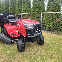 Troy-Bilt 42-Pony Riding Lawn Mower, Runs, Drives 