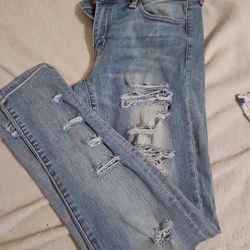 American Eagle Ripped Jeans Size 8