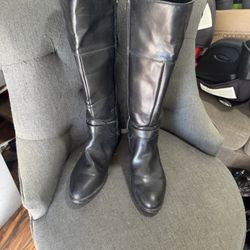 Black knee high Boots