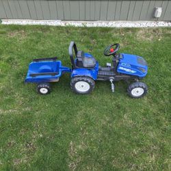 New Holland Pedal Tractor Ride-On Toy With Trailer (Age 2-5)