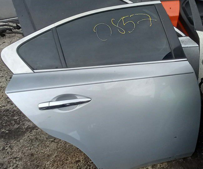 I Have Doors For A Nissan Maxima S 2011/ All Parts Out