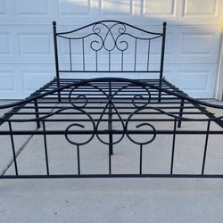 Metal Queen Size Bed Frame with Steel Slats Support