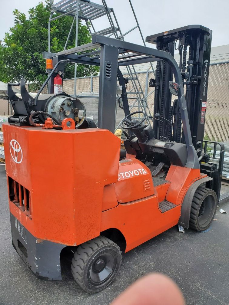 10k Toyota forklift for Sale in La Mirada, CA - OfferUp