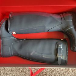 Gently Used HUNTER Boots, Size 8. 