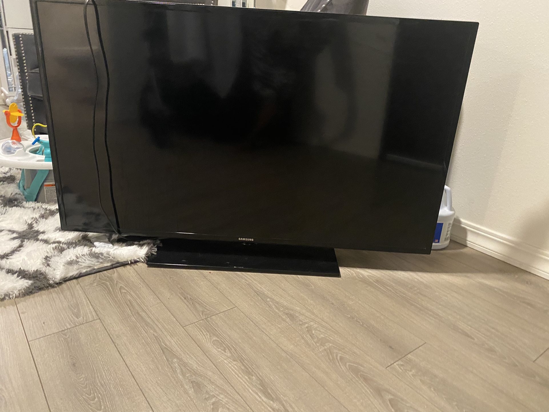 43 Inch Samsung Work Good No Stratches $150
