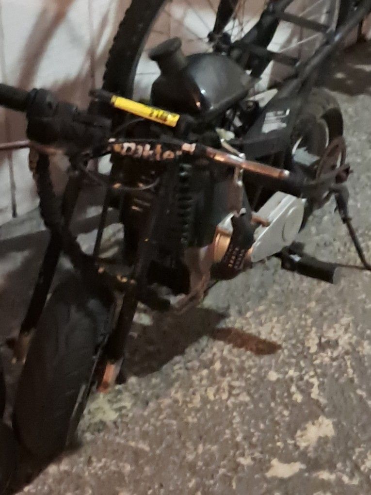 Forty nine c c two stroke pocket bike