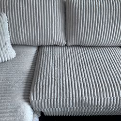 3 Piece Sectional Lees Than 2 Years 