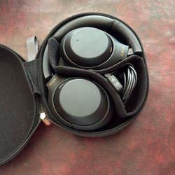 Sony WH-1000XM4 Headphones 
