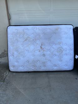 Full size mattress