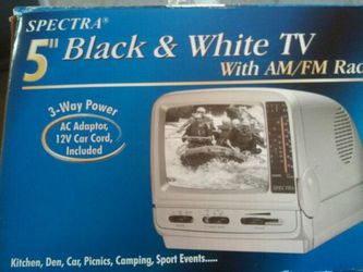 5'Black & White TV with AM/FM Radio
