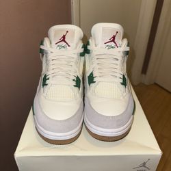 Jordan 4 Pine Green Size 8.5