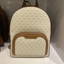 Brand New Michael Kors Backpack 🎒 Medium Size