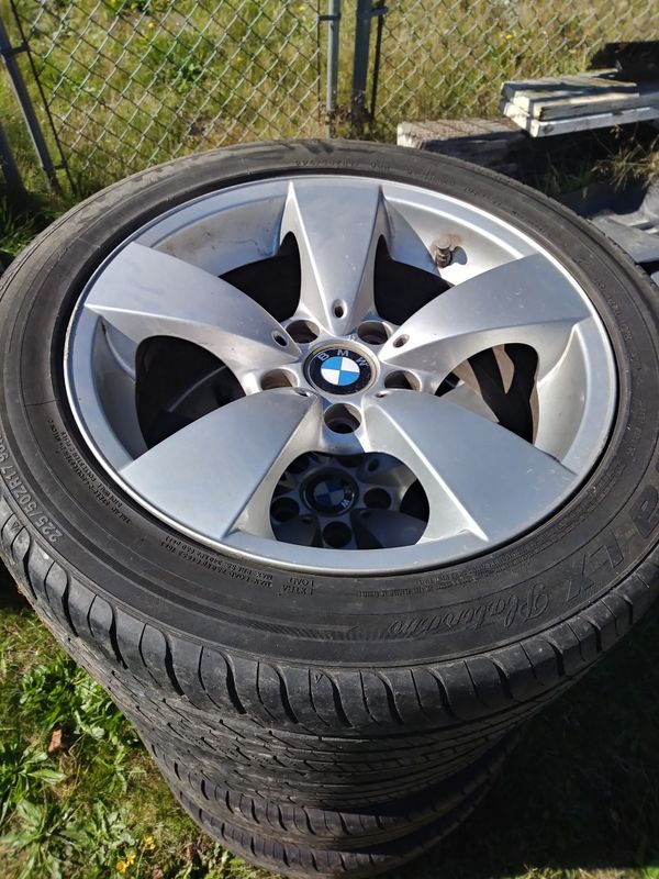 17 inch BMW wheels and tires for Sale in Renton, WA OfferUp