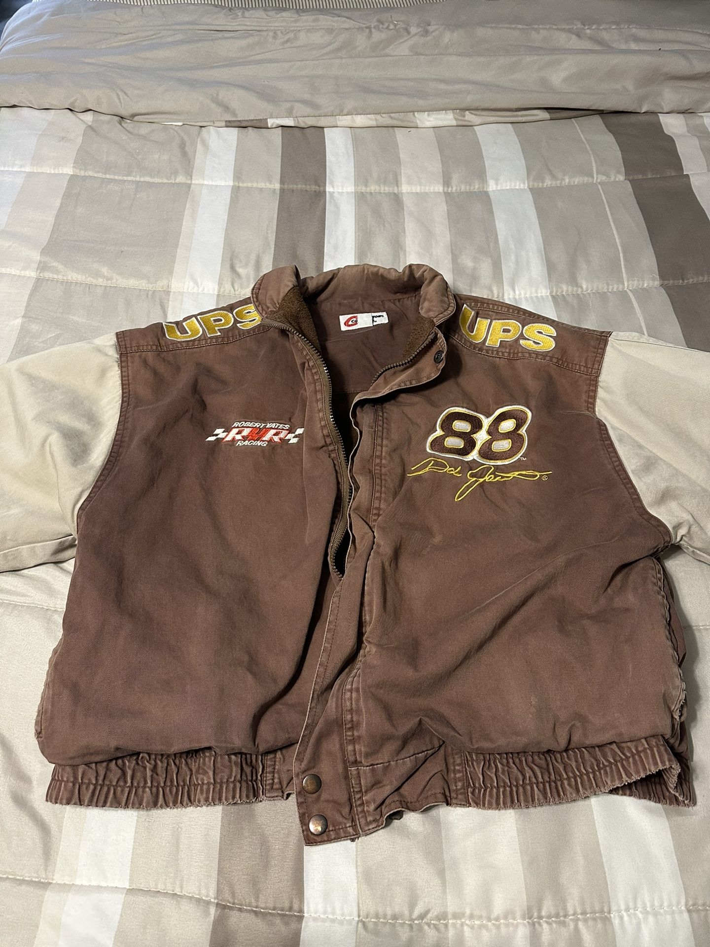 Vintage Nascar Jacket #88 Dale Jarrett UPS Competitors View Size Medium Brown