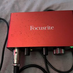 Focus Right Scarlett Solo With Microphone 
