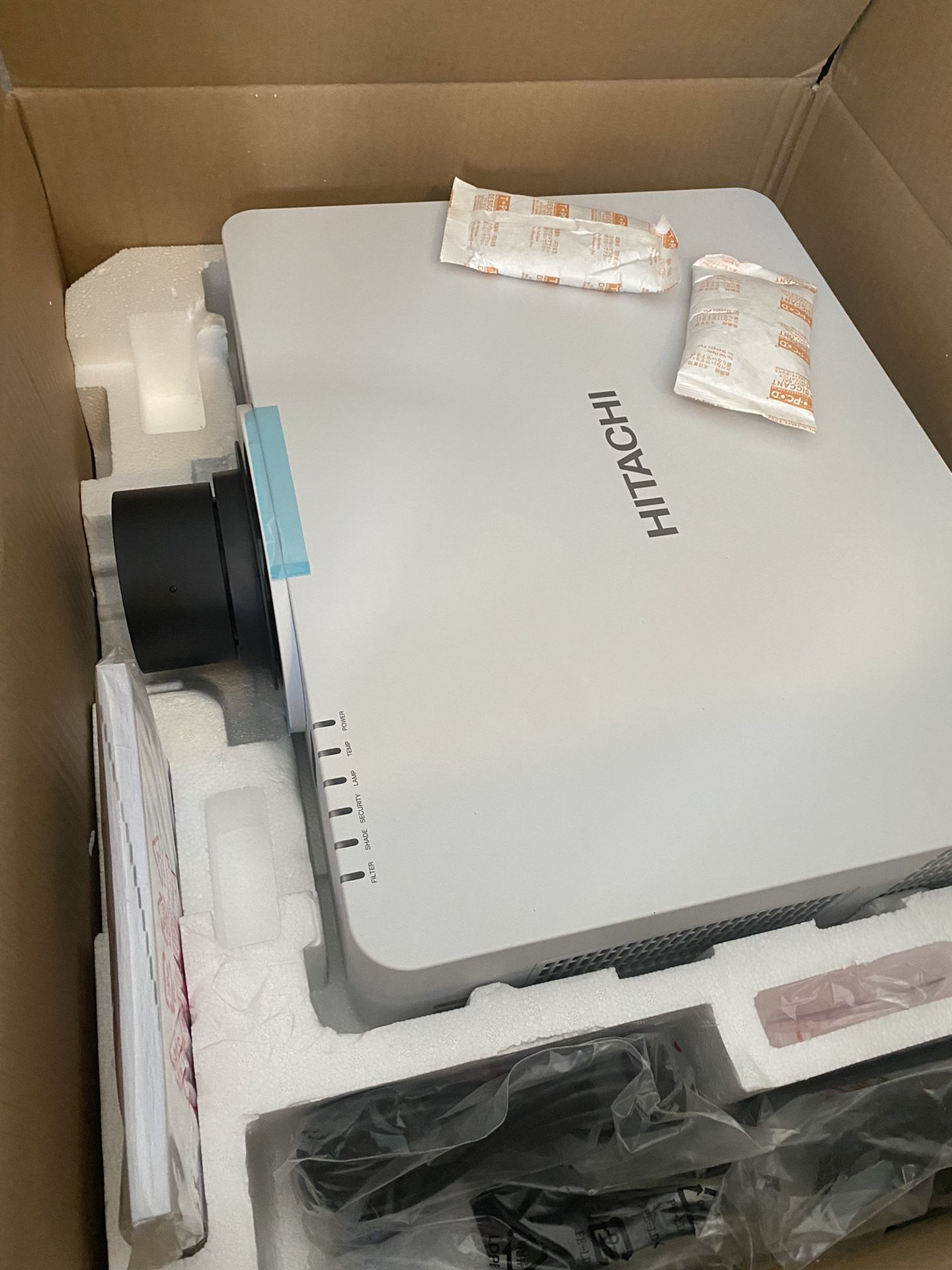 Hitachi CP X8150 Large venue Projector