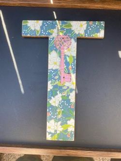 HomeGoods Decorative Wooden Letter T NWT