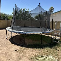 Trampoline 