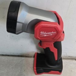 
Milwaukee
Flashlight 