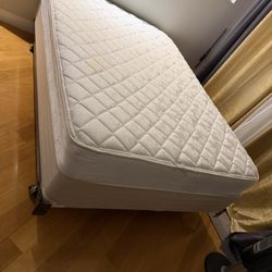 Full Size Mattress With Rolling Bedframe