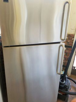 Refrigerator good condition 390$