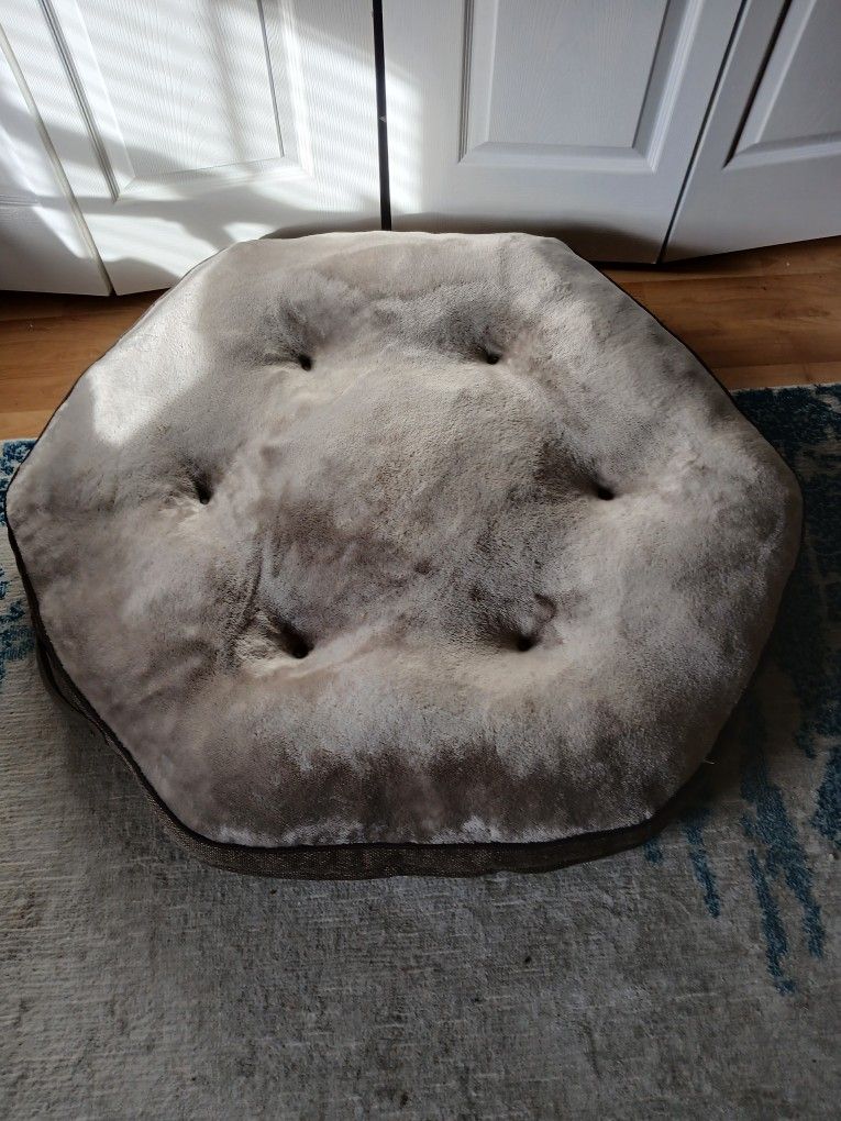 Brand New  Hexagon Pet Bed See Description 