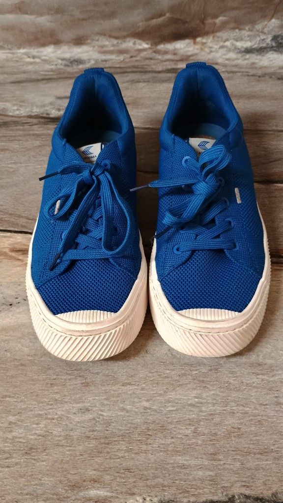 4 Ocean Woman's Size 7 Sneakers