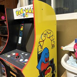 PacMan Arcade 1 Up With 14 Games