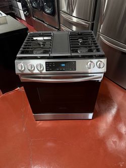 Samsung 5-burner gas stove in very good condition, working perfectly, delivered and installed with a 3-month warranty