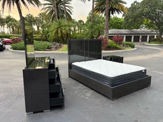 Queen Black/Grey Bedroom Set – Mattress, Box Spring, Frame, Headboard, Nightstand, Dresser, Mirror
