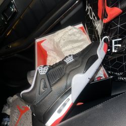 Jordan Retro 4 BRED REIMAGINED DS