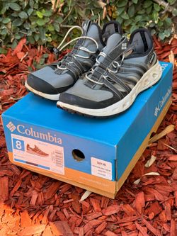 Good condition women’s Columbia water shoes size 8.