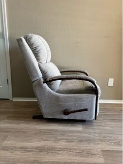 La-Z-Boy Harbor Town Recliner Free Delivery 🚚