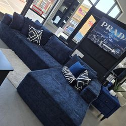 ✨️ Sectionals, 2pc Sofas ✨️ Furniture Queen Bedrooms, Dining Avail