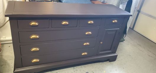 60x32x19" 1970s dresser refurbished  in chocolate brown