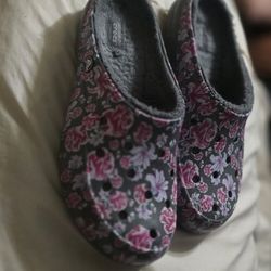 Crocks Size 11   $12