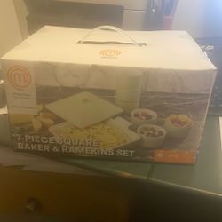 7 Piece Square Baker And Ramekins Set