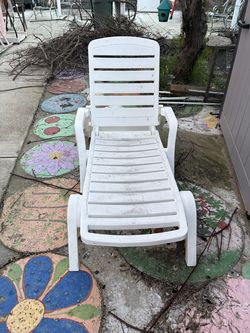 FREE Pool chair