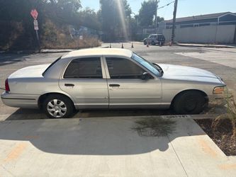 2000 Ford Crown Victoria
