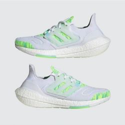 Adidas Ultraboost 22 Womens Size 6.5 White Bliss Blue Yellow GX5926 New in Box
