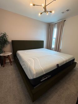 Queen Size Tempur-Pedic Mattress & Bed Frame