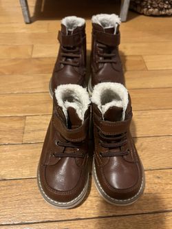 Toddler boots.