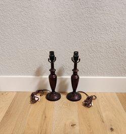 2 lamp bases